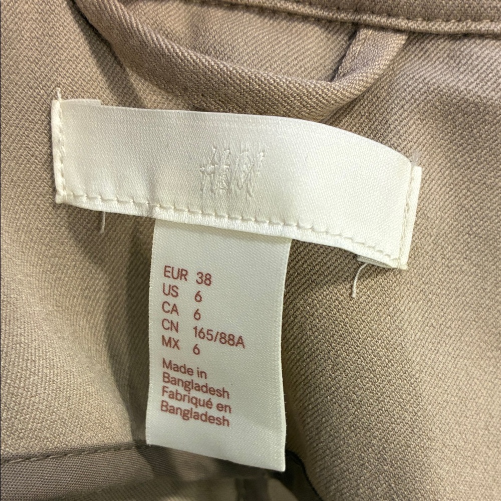 Chic Beige Trench Coat - Picture 2 of 10